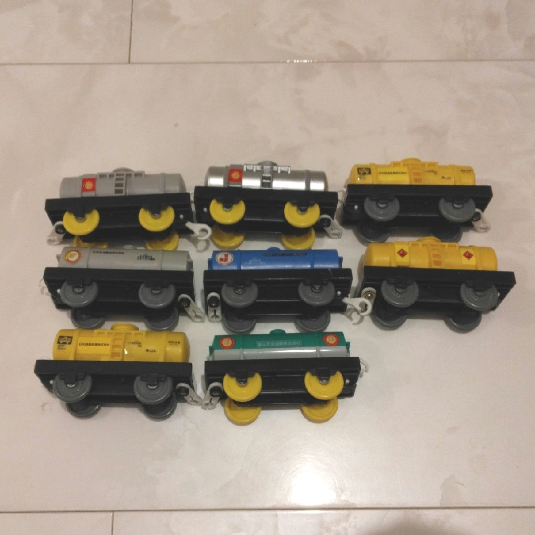 Takara Tomy(タカラトミー)のプラレール　タンク車　貨車 エンタメ/ホビーのおもちゃ/ぬいぐるみ(鉄道模型)の商品写真