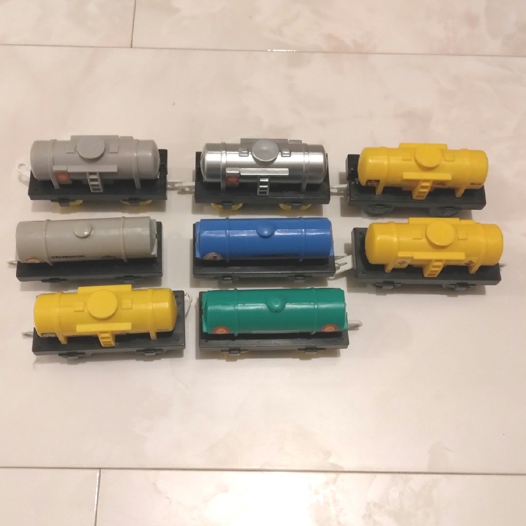 Takara Tomy(タカラトミー)のプラレール　タンク車　貨車 エンタメ/ホビーのおもちゃ/ぬいぐるみ(鉄道模型)の商品写真