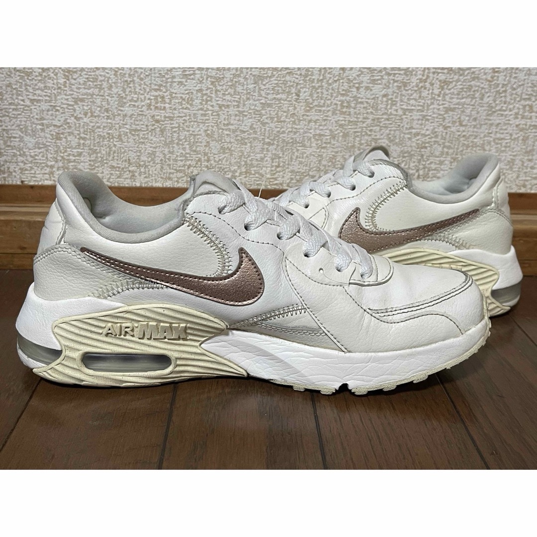 NIKE(ナイキ)のNIKE WMNS AIR MAX EXCEE LEA 24.5cm レディースの靴/シューズ(スニーカー)の商品写真