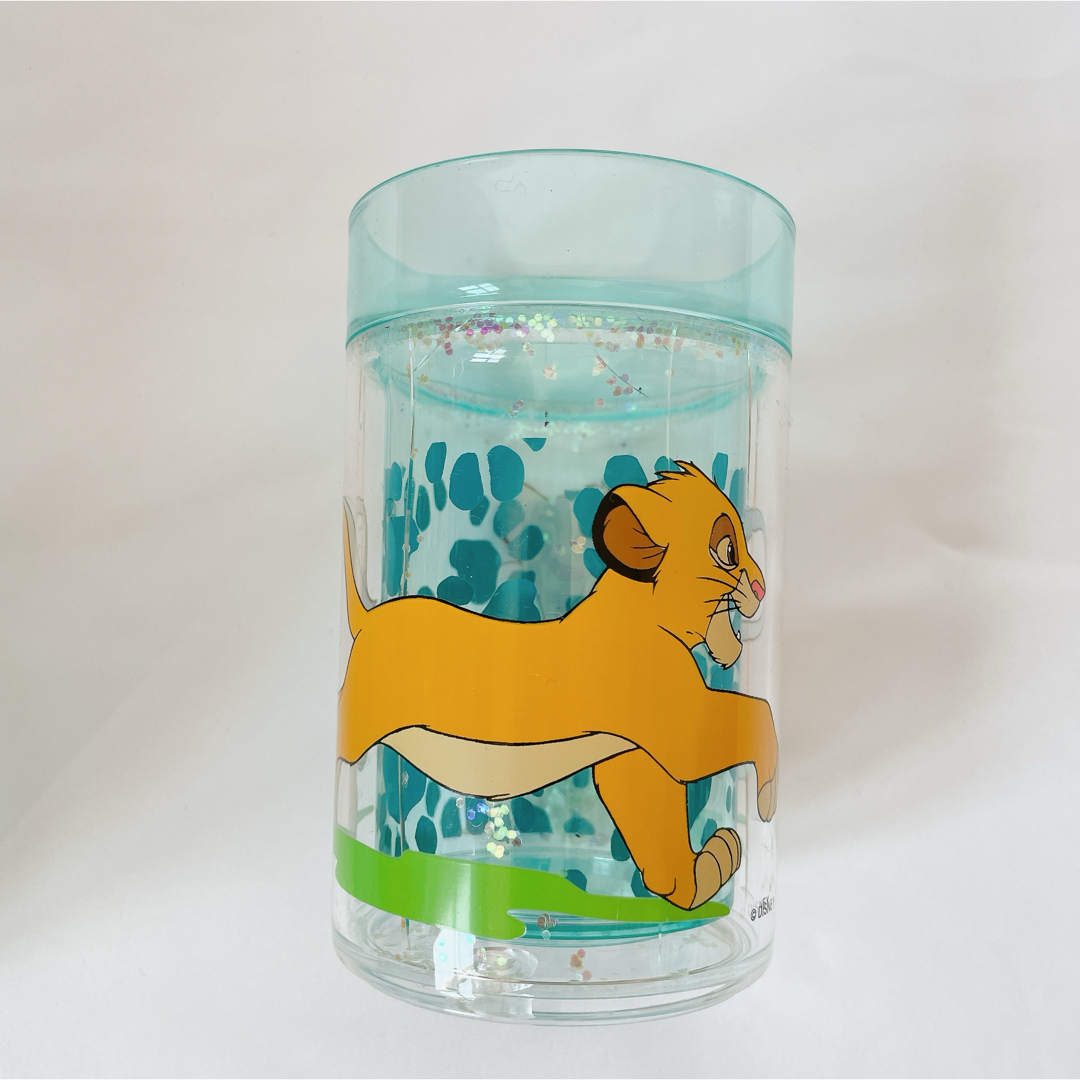 Disney(ディズニー)のライオンキング　ラメ　キラキラ　プラスチックコップ インテリア/住まい/日用品のキッチン/食器(グラス/カップ)の商品写真