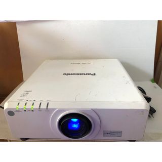 パナソニック(Panasonic)のPanasonic PT-DZ780JW 高輝度 7000ルーメン 日本製(プロジェクター)