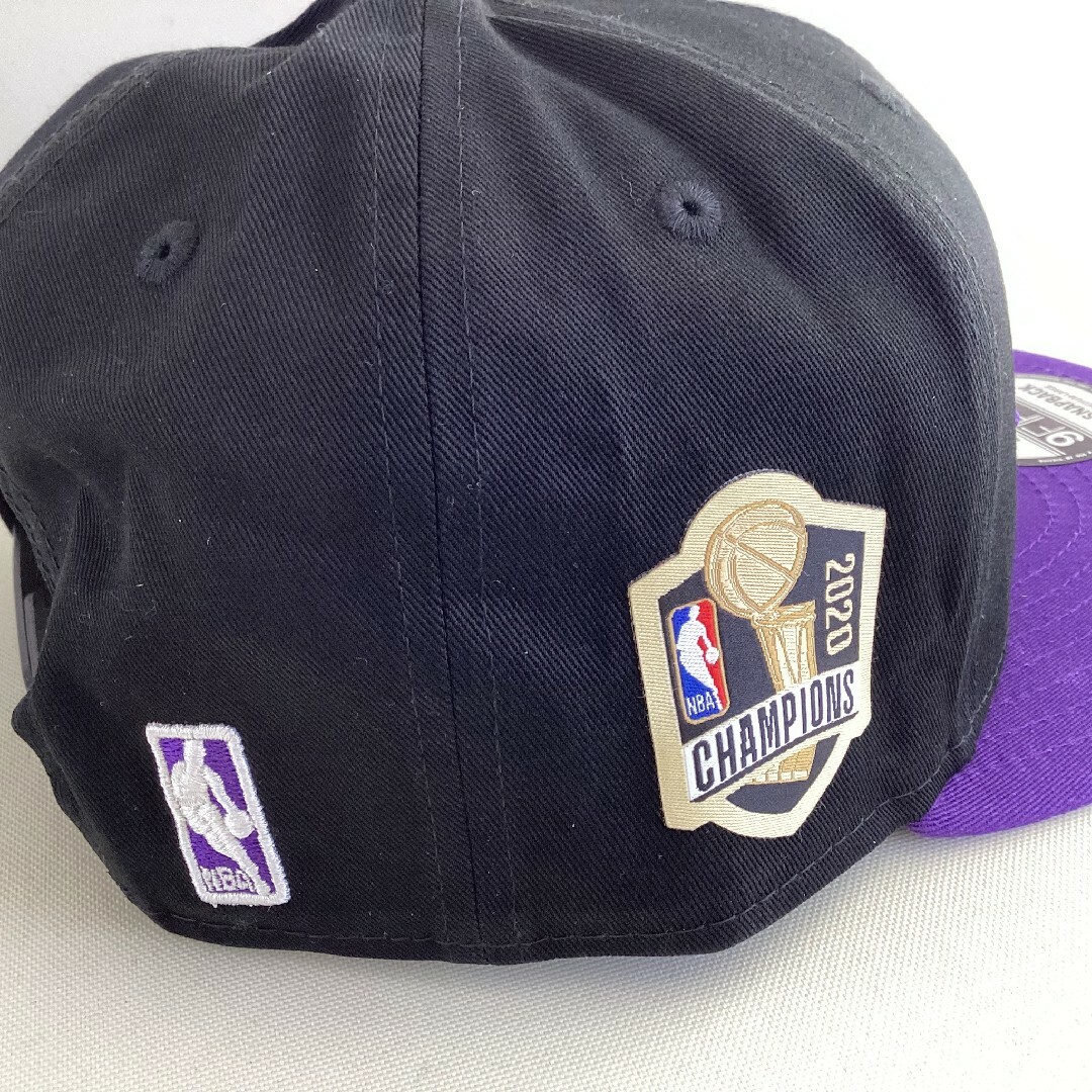 NEW ERA(ニューエラー)の【新品】ニューエラ NBA レイカーズ 9Fifty スナップバック（黒/紫） メンズの帽子(キャップ)の商品写真