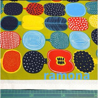 マリメッコ(marimekko)の⭐️キープ 廃番カラー マリメッコ 生地 コンポッティ グリーン(生地/糸)