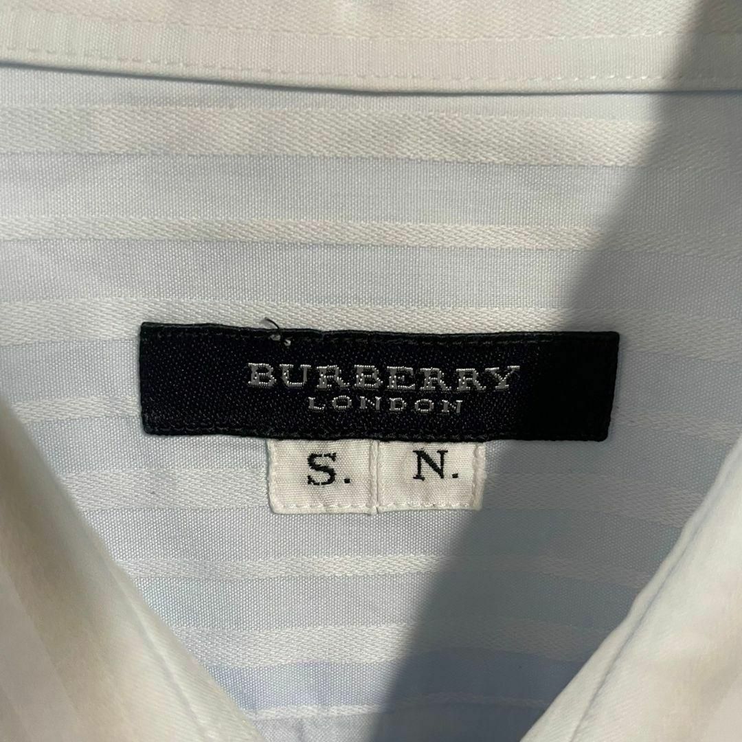 BURBERRY(バーバリー)のBURBERRYストライプシャツ　結婚式　パーティー　ビジネスメンズL　a3 メンズのトップス(シャツ)の商品写真