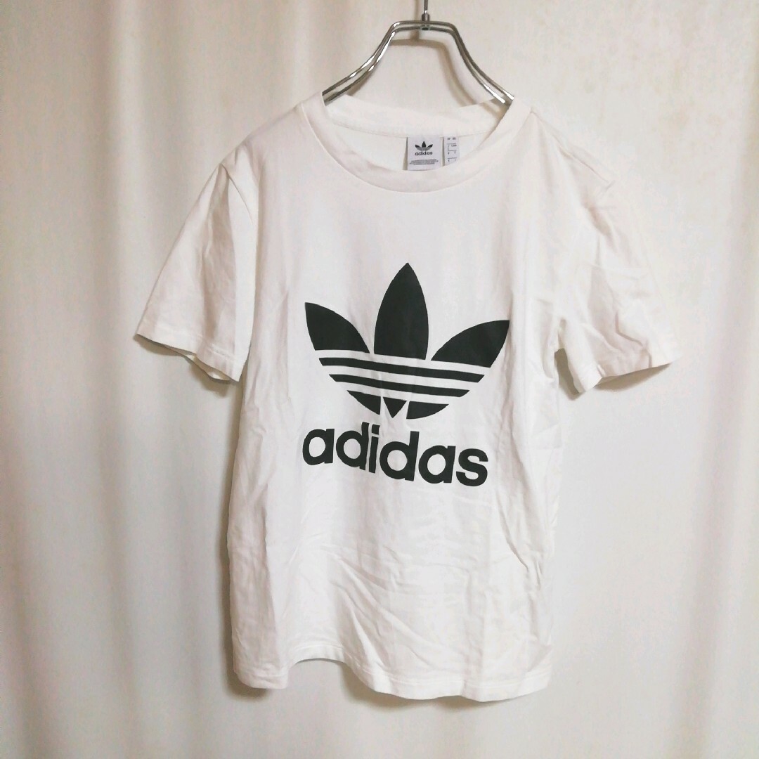 adidas(アディダス)の古着　アディダス　トレフォイル　プリントtシャツ　薄手 レディースのトップス(Tシャツ(半袖/袖なし))の商品写真