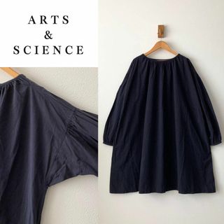 アーツアンドサイエンス(ARTS&SCIENCE)のアーツアンドサイエンス ギャザー コットンワンピース ネイビー(ひざ丈ワンピース)