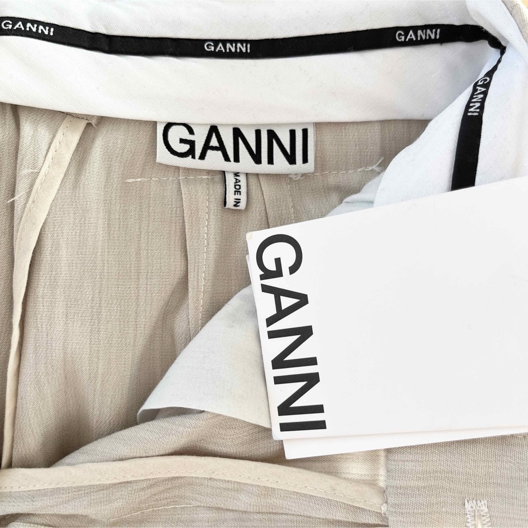 GANNI ガニー　ベージュショートパンツ　XSサイズ レディースのパンツ(ショートパンツ)の商品写真