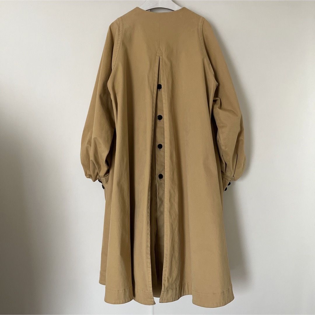 DEUXIEME CLASSE(ドゥーズィエムクラス)のELIN Powdery chino trench coat 36 エリン レディースのジャケット/アウター(トレンチコート)の商品写真