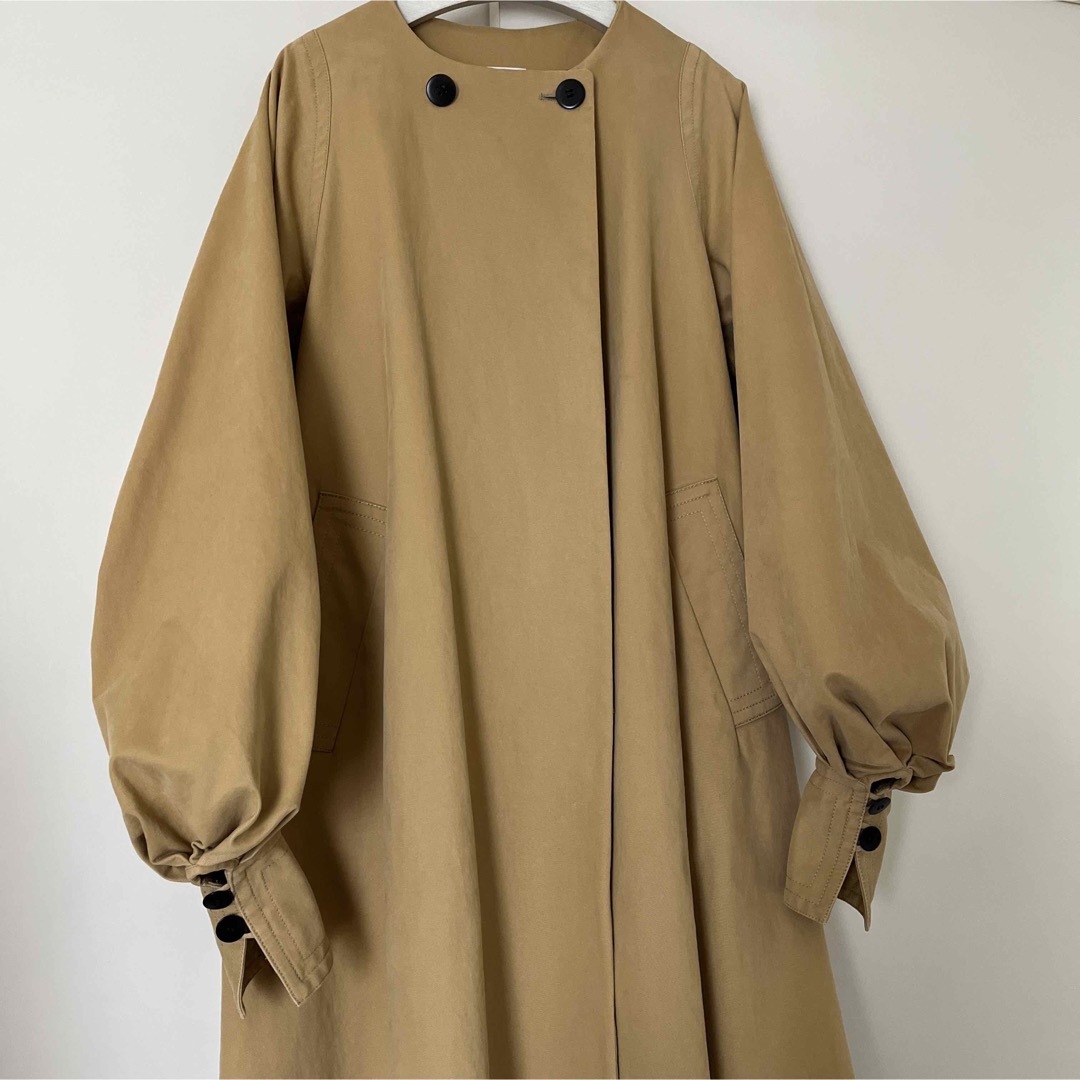 DEUXIEME CLASSE(ドゥーズィエムクラス)のELIN Powdery chino trench coat 36 エリン レディースのジャケット/アウター(トレンチコート)の商品写真