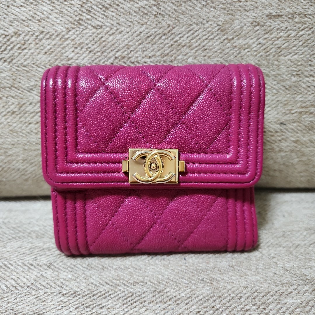 CHANEL(シャネル)のボーイCHANEL♡折り財布 レディースのファッション小物(財布)の商品写真