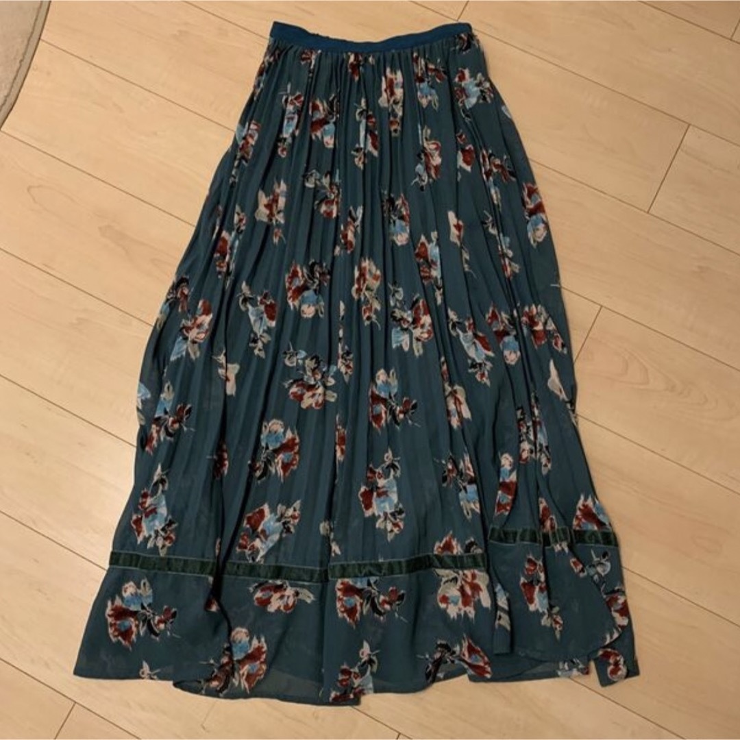 ECLIN(エクラン)のベロアライン花柄スカート レディースのスカート(ロングスカート)の商品写真