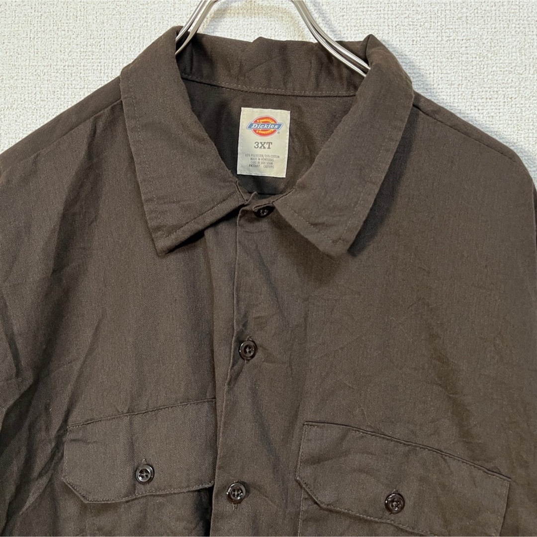 Dickies(ディッキーズ)の【ディッキーズ】ワークシャツ　こげ茶　ダークブラウン　無地　ワンポイントG メンズのトップス(シャツ)の商品写真