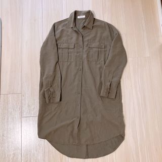 マウジー(moussy)のMOUSSY ミリタリーシャツ　カーキシャツ(シャツ/ブラウス(長袖/七分))