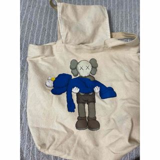 ユニクロ(UNIQLO)のkaws×UNIQLOトートバッグ(トートバッグ)