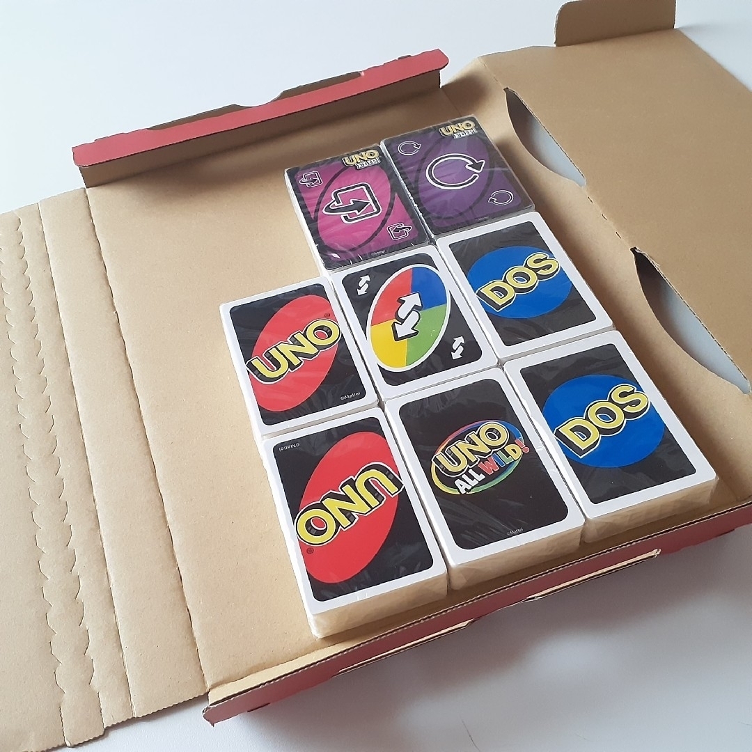 【訳あり】UNO　デッキのみ　4種 エンタメ/ホビーのテーブルゲーム/ホビー(トランプ/UNO)の商品写真