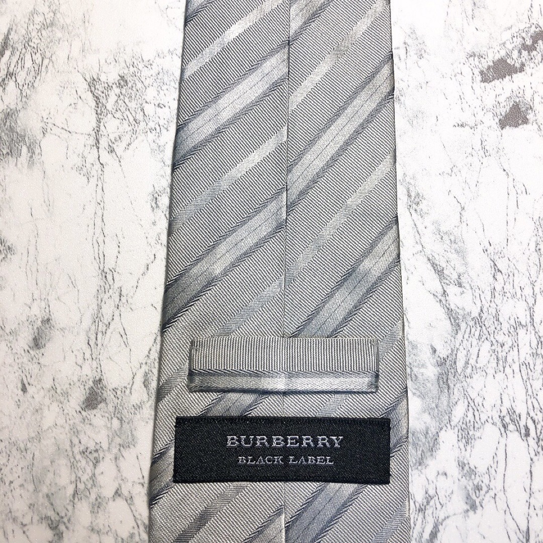 BURBERRY BLACK LABEL(バーバリーブラックレーベル)のBURBERRY BLACK LABEL ネクタイ　ストライプ　グレー メンズのファッション小物(ネクタイ)の商品写真