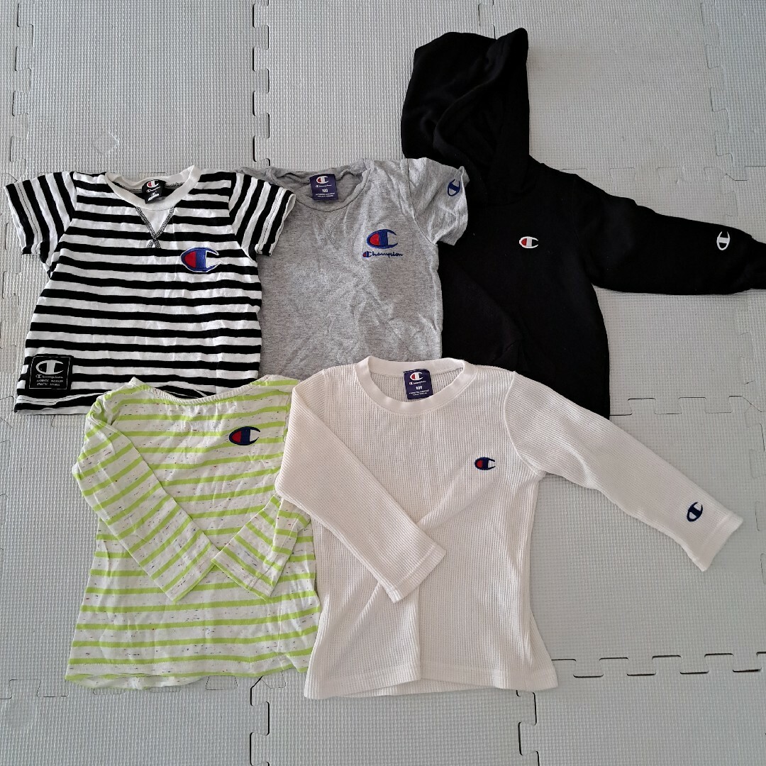 Champion(チャンピオン)の[送料込] Champion 子供服 男の子 パーカー ロンT 100cm キッズ/ベビー/マタニティのキッズ服男の子用(90cm~)(Tシャツ/カットソー)の商品写真