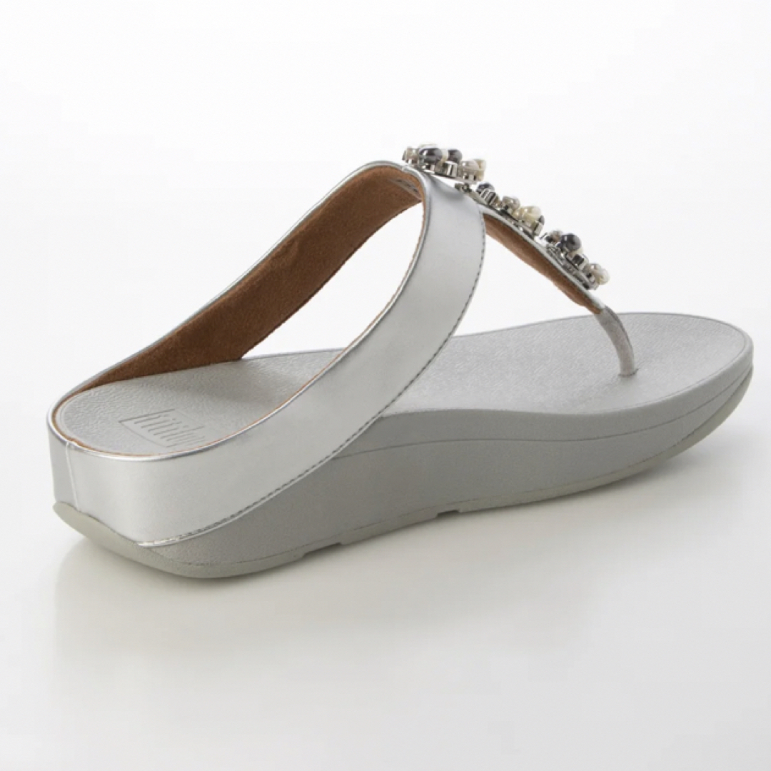 fitflop(フィットフロップ)の新品✨未使用‼️ fitflop サンダル 25.5センチ　シルバー レディースの靴/シューズ(サンダル)の商品写真