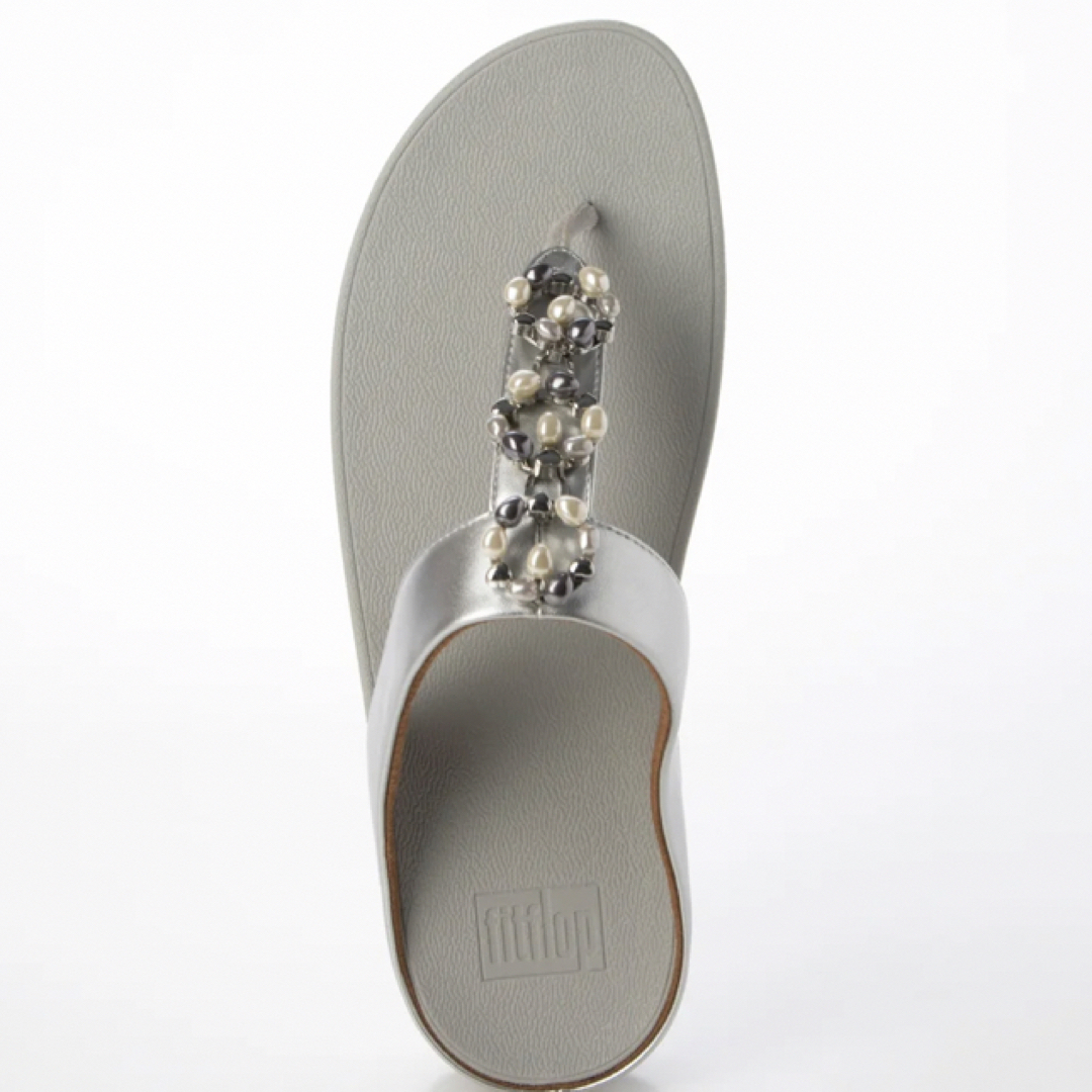 fitflop(フィットフロップ)の新品✨未使用‼️ fitflop サンダル 25.5センチ　シルバー レディースの靴/シューズ(サンダル)の商品写真