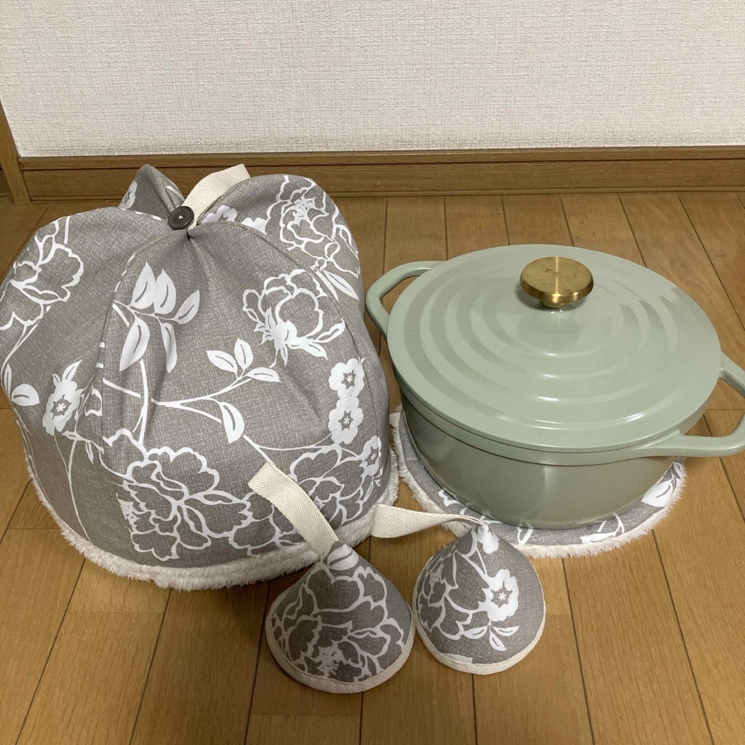 鍋帽子、鍋カバー、鍋保温エコ、ハンドメイド インテリア/住まい/日用品のキッチン/食器(収納/キッチン雑貨)の商品写真