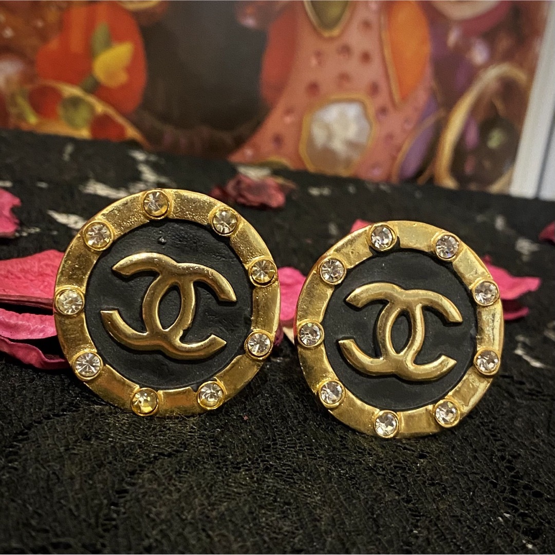 CHANEL(シャネル)のVINTAGE CHANEL イヤリング COCO ラインストーン バイカラー レディースのアクセサリー(イヤリング)の商品写真