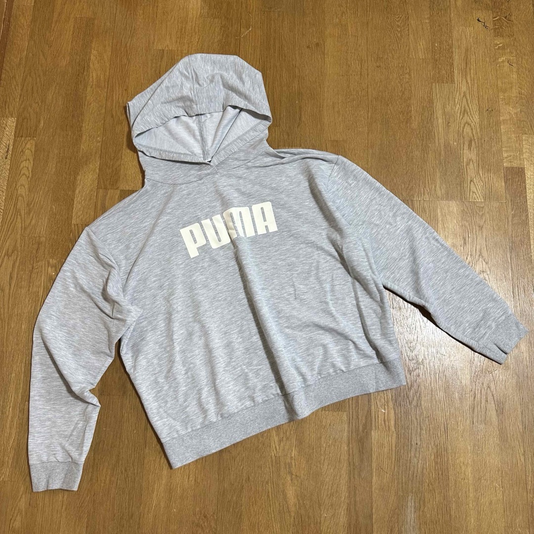 PUMA(プーマ)の＊美品【プーマ】ユニセックス 薄手 ショート丈 プルオーバー パーカー Lサイズ メンズのトップス(パーカー)の商品写真