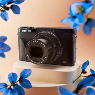 フジフイルム(富士フイルム)の☆美品【FUJIFILM】XQ1 フジフィルム 富士フィルム(コンパクトデジタルカメラ)