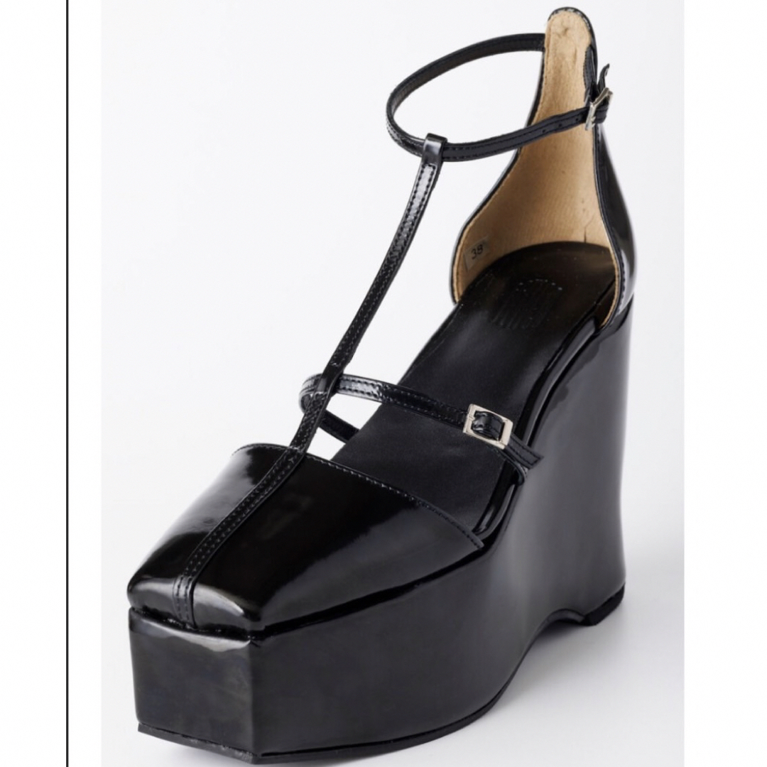 mame(マメ)のFETICO / STRAP PLATFORM PUMPS ( BLACK ) レディースの靴/シューズ(ハイヒール/パンプス)の商品写真