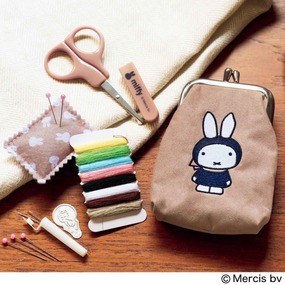 miffy(ミッフィー)のミッフィー 2点セット 刺しゅうがま口ポーチ＆ソーイングセット 2層式ポーチ レディースのファッション小物(ポーチ)の商品写真