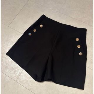 ザラ(ZARA)のZARA ハイウエストショートパンツ　タグ付き(ショートパンツ)