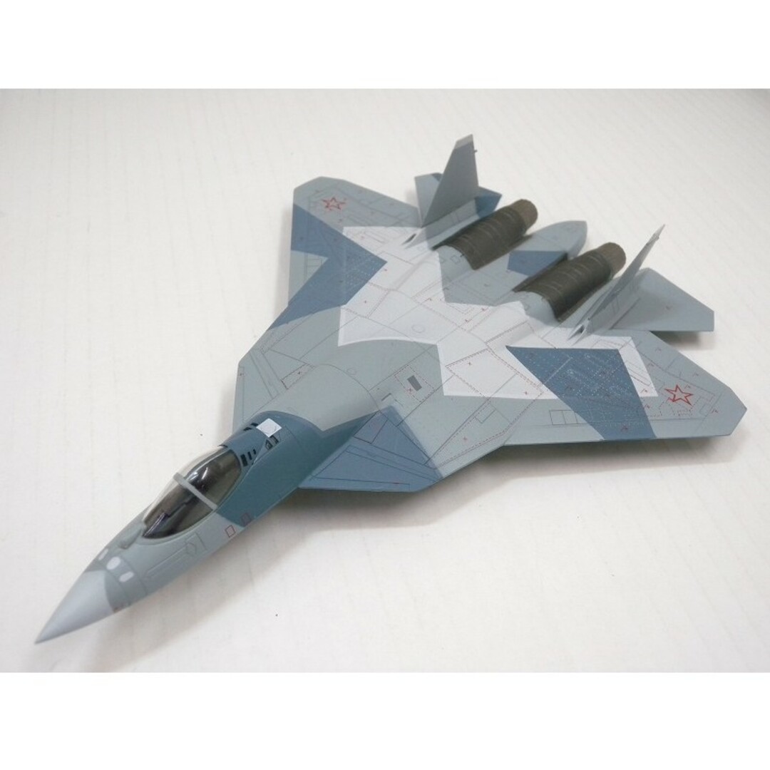 1/72 su-57 金属製 エンタメ/ホビーのおもちゃ/ぬいぐるみ(模型/プラモデル)の商品写真