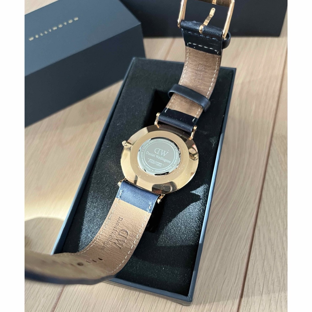 Daniel Wellington(ダニエルウェリントン)のDaniel Wellington 40mm ネイビー　ゴールド　メンズ メンズの時計(腕時計(アナログ))の商品写真