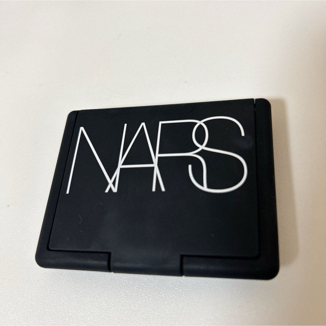 NARS(ナーズ)の美品　NARS ナーズ　チーク　4035 コスメ/美容のベースメイク/化粧品(アイシャドウ)の商品写真