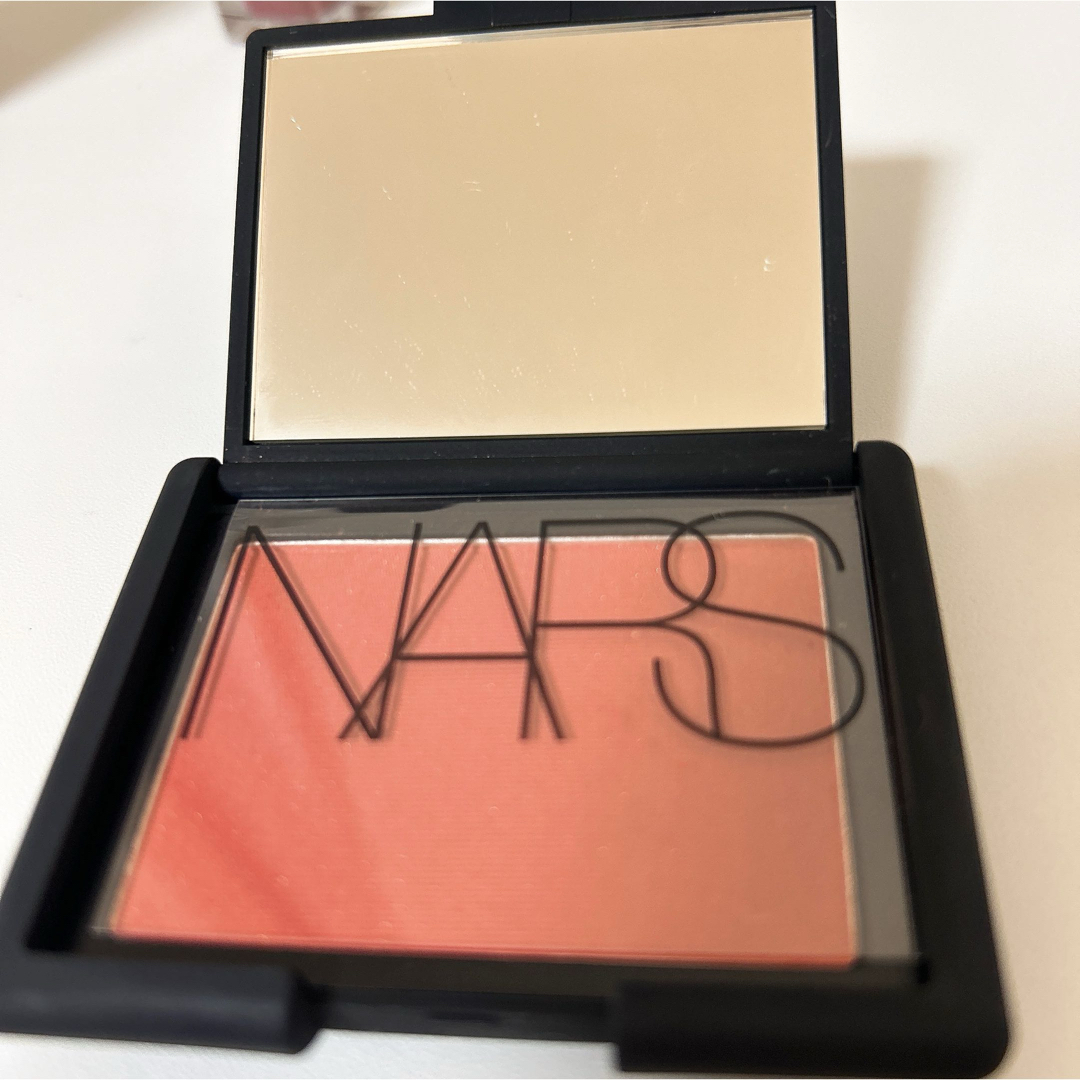 NARS(ナーズ)の美品　NARS ナーズ　チーク　4035 コスメ/美容のベースメイク/化粧品(アイシャドウ)の商品写真