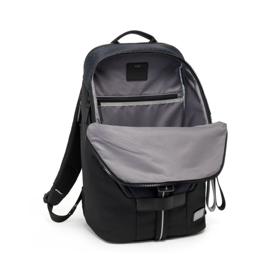 TUMI(トゥミ)のTUMI新品未使用タグ付き「フィンチ」バックパック最新ドット メンズのバッグ(ビジネスバッグ)の商品写真