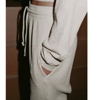 エディットフォールル(EDIT.FOR LULU)のbaserange Sweat Pants Rib Ecru Melange(カジュアルパンツ)