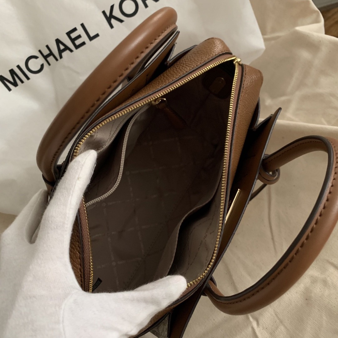 Michael Kors(マイケルコース)の新品未使用 マイケルコース 2way ショルダーバッグ ハンドバッグ バニラ レディースのバッグ(ショルダーバッグ)の商品写真