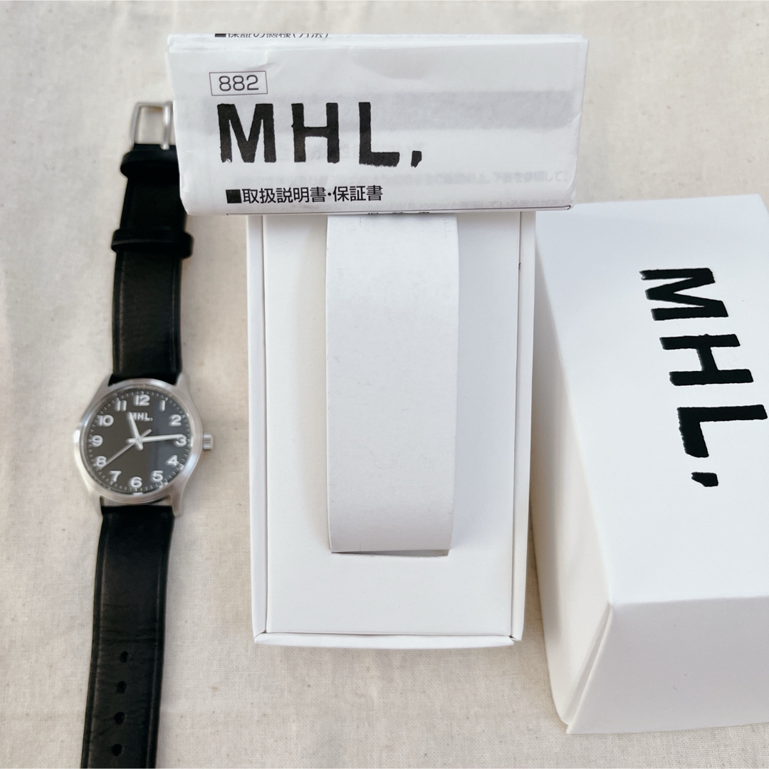 MHL.(エムエイチエル)のMHL.    LEATHER STRAP WATCH  エムエイチエル レディースのファッション小物(腕時計)の商品写真