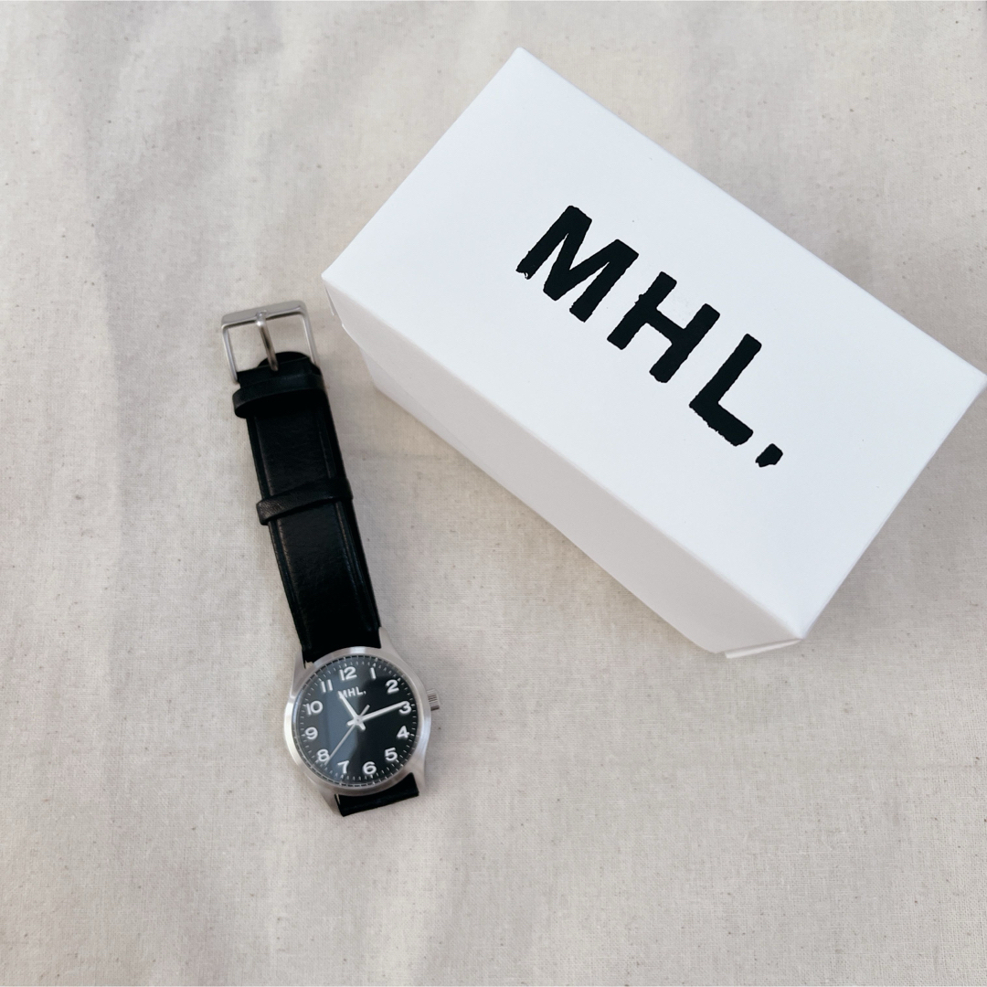 MHL.(エムエイチエル)のMHL.    LEATHER STRAP WATCH  エムエイチエル レディースのファッション小物(腕時計)の商品写真