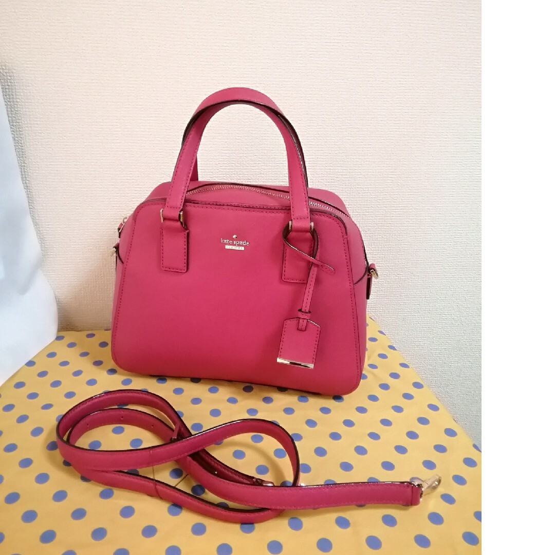 kate spade new york(ケイトスペードニューヨーク)の未使用近い美品。kate spade サフィアーノレザー 2way バッグ レディースのバッグ(ハンドバッグ)の商品写真