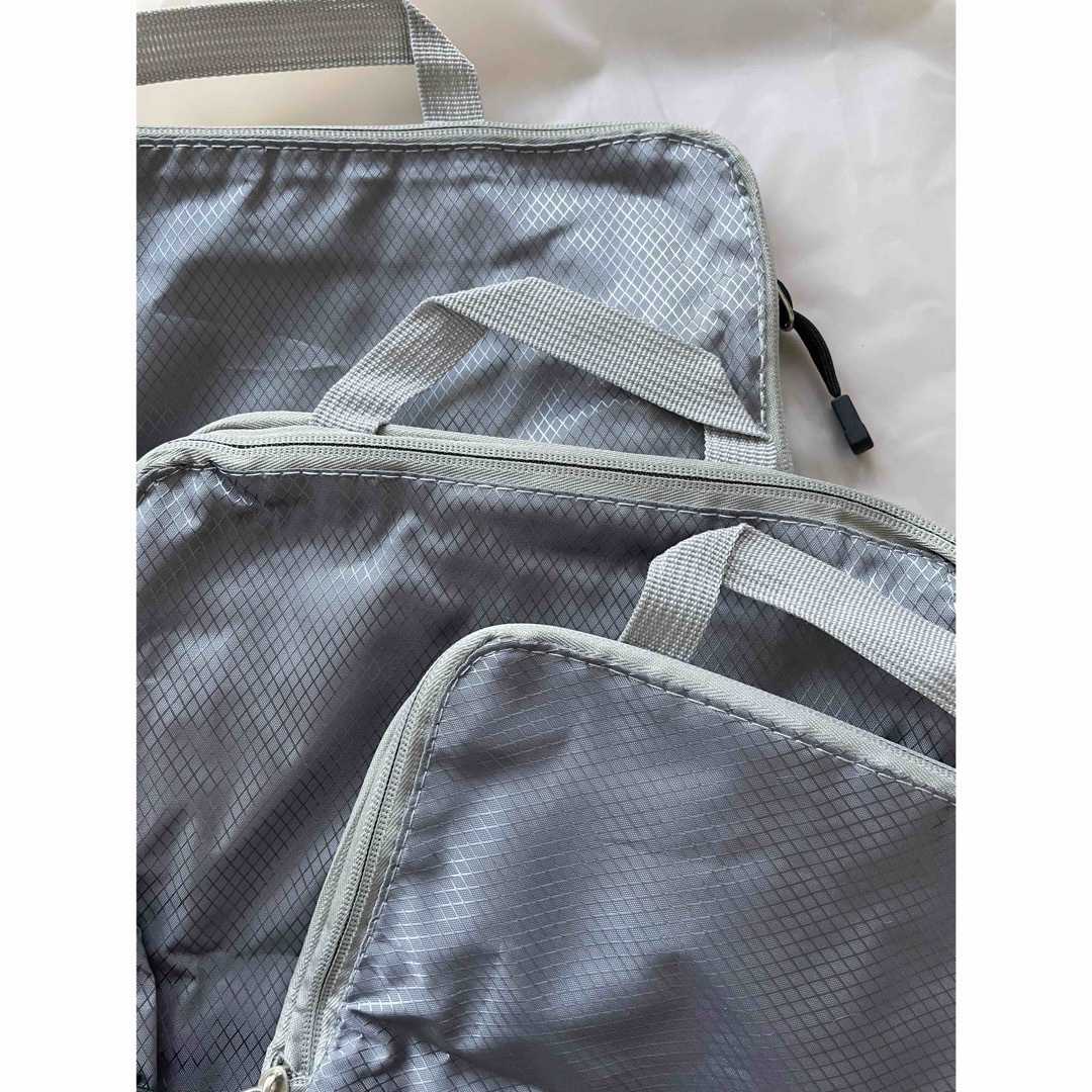 旅行圧縮バッグ 衣類仕分け 3点セット 収納バッグ トラベルポーチ グレー インテリア/住まい/日用品の日用品/生活雑貨/旅行(旅行用品)の商品写真