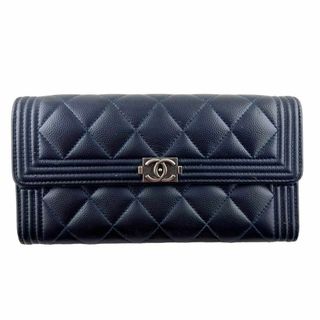 シャネル(CHANEL)のシャネル キャビアスキン ボーイシャネル 二つ折り 長財布  レディース青色(財布)