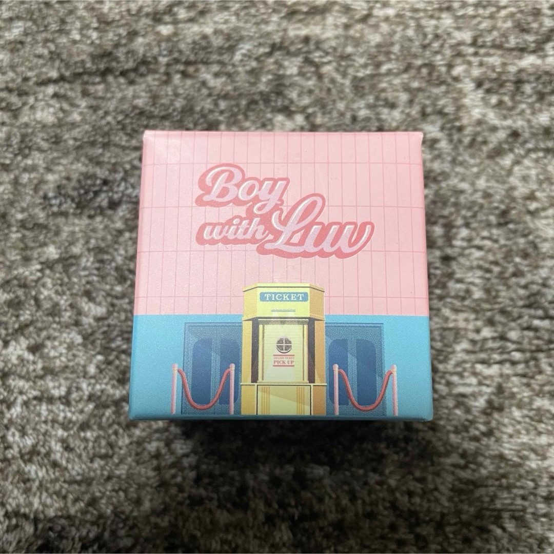 防弾少年団(BTS)(ボウダンショウネンダン)のBTS Boy with Luv TINCASE CLIP SET クリップ エンタメ/ホビーのタレントグッズ(アイドルグッズ)の商品写真