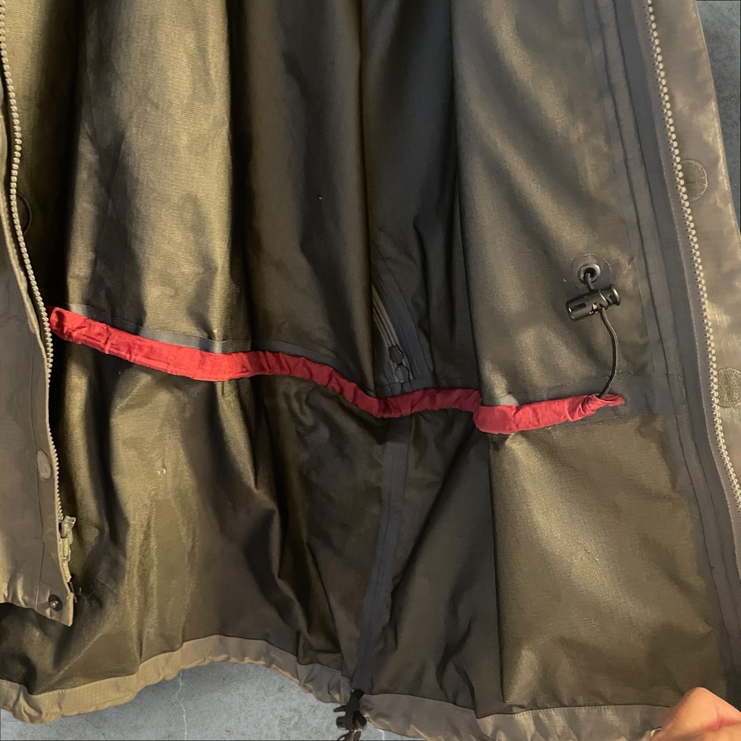 ARC'TERYX(アークテリクス)のArc’teryx 90's theta lt jacket 金刺繍 メンズのジャケット/アウター(マウンテンパーカー)の商品写真