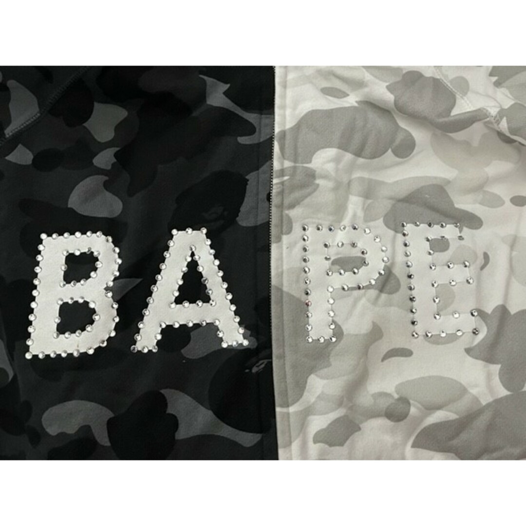 A BATHING APE(アベイシングエイプ)のA BATHING APEドッキング　ライトストーンパーカー白黒カモ メンズのトップス(パーカー)の商品写真