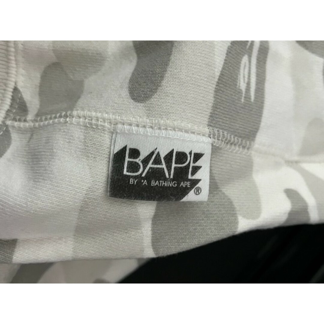 A BATHING APE(アベイシングエイプ)のA BATHING APEドッキング　ライトストーンパーカー白黒カモ メンズのトップス(パーカー)の商品写真