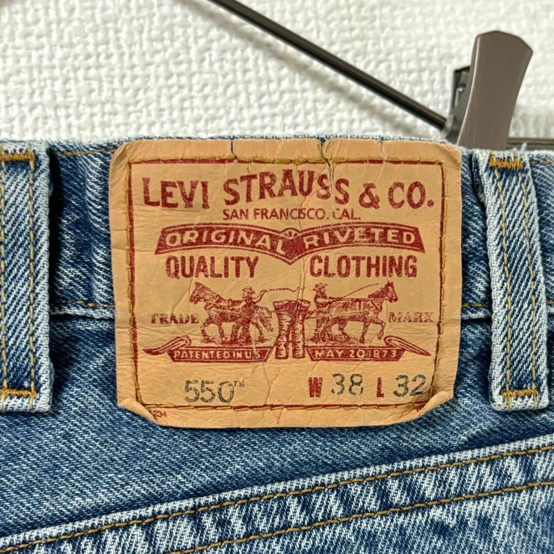 Levi's(リーバイス)のリーバイス550 Levis W38 ブルーデニムパンツ 水色 00s 8192 メンズのパンツ(デニム/ジーンズ)の商品写真