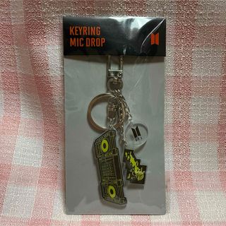 ボウダンショウネンダン(防弾少年団(BTS))の《公式》BTS MIC DROP KEYRING キーリング　キーホルダー(アイドルグッズ)