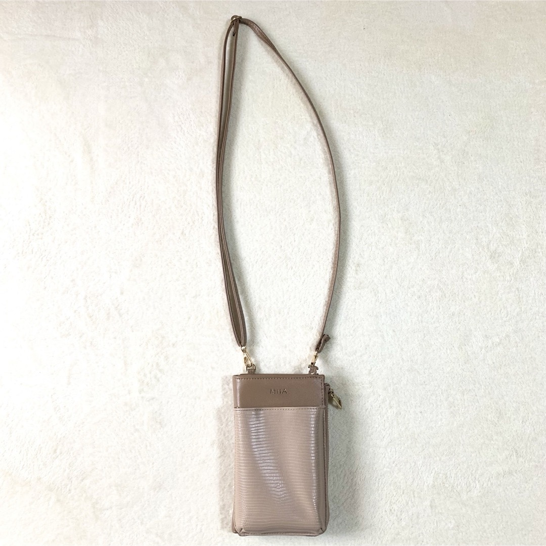 MIIA(ミーア)のほぼ美品✨MIIA スマホショルダー　ラテベージュ　財布　ショルダー　ウォレット レディースのバッグ(ショルダーバッグ)の商品写真
