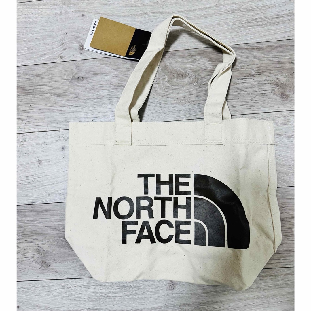 THE NORTH FACE(ザノースフェイス)のザノースフェイス　トートバッグ  17L 新品　コットントート レディースのバッグ(トートバッグ)の商品写真